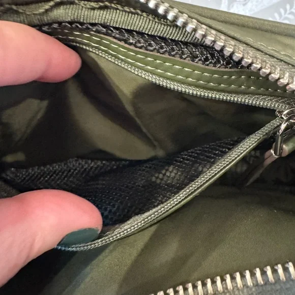 *NWT* Tory Burch Virginia Nylon Belt Bag Olive Green - Picture 12 of 17